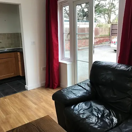 Ground Floor Flat Near Beach-3